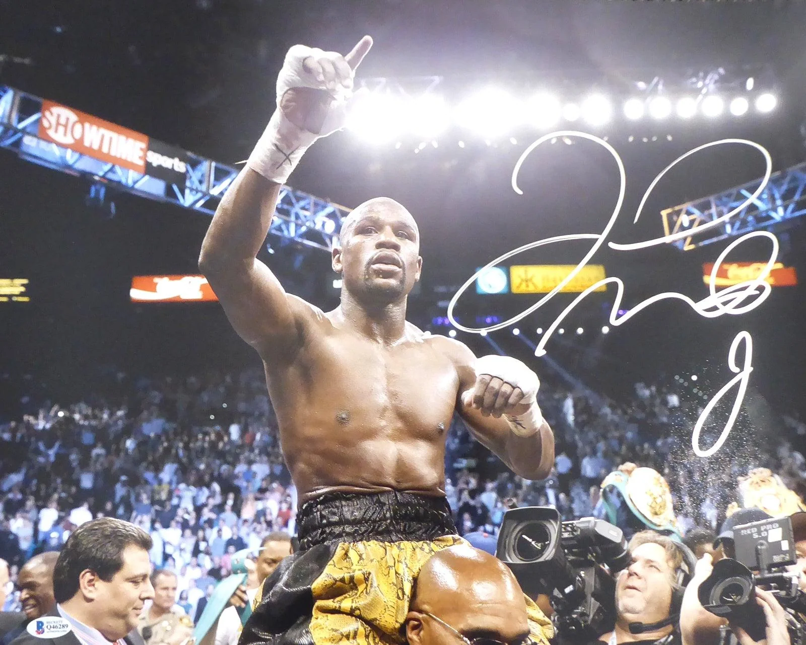 Floyd Mayweather Jr. Autographed Framed 16x20 Photo Beckett BAS Stock #162399 - Image 2