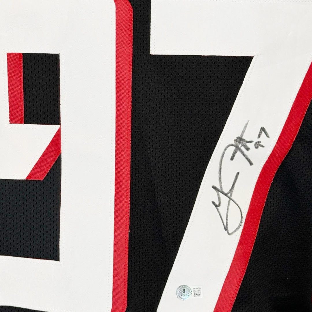 Grady Jarrett Signed Atlanta Black Current Football Jersey (Beckett) - Image 2