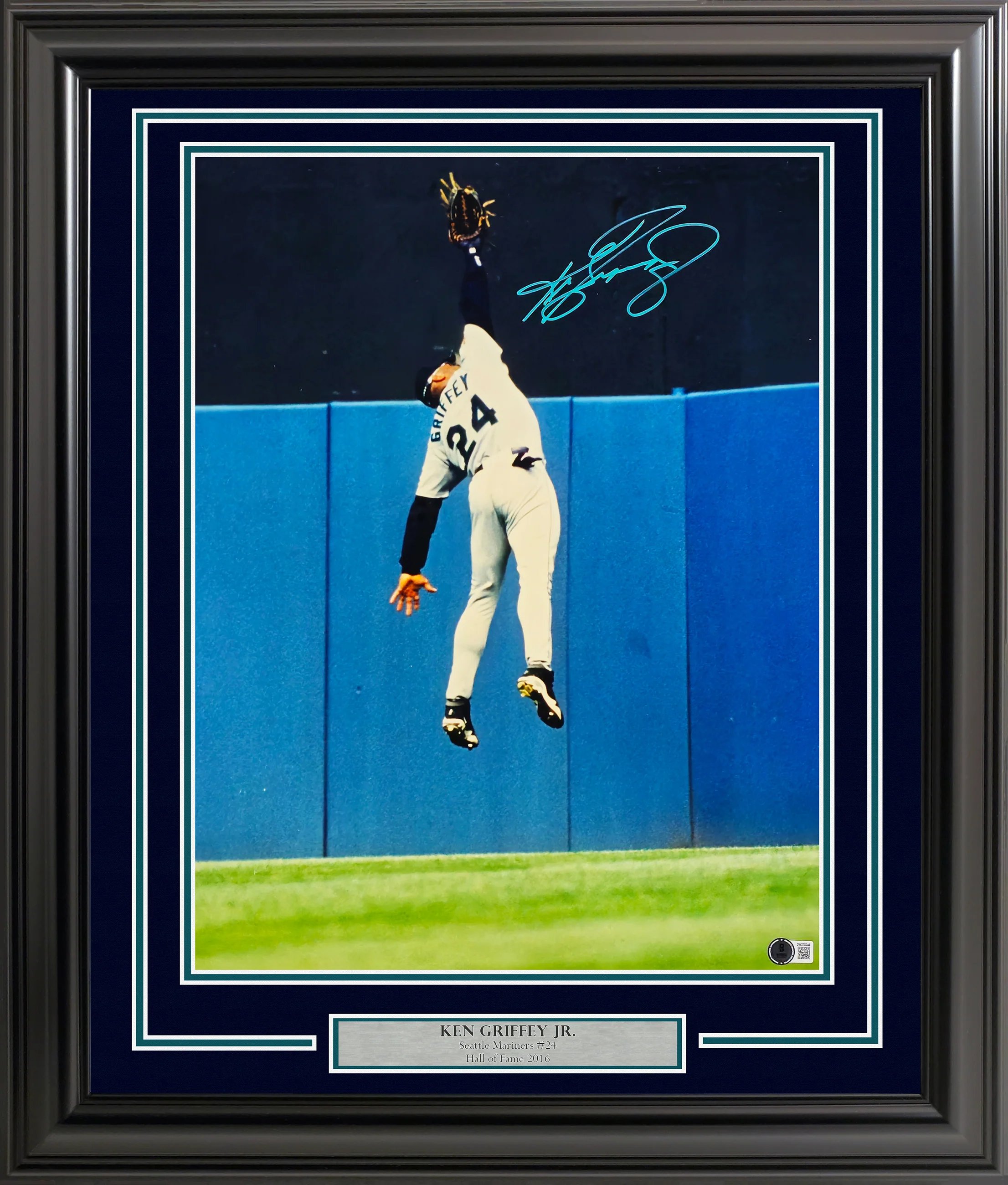 Ken Griffey Jr. Autographed Framed 16x20 Photo Seattle Mariners Catch Beckett BAS QR