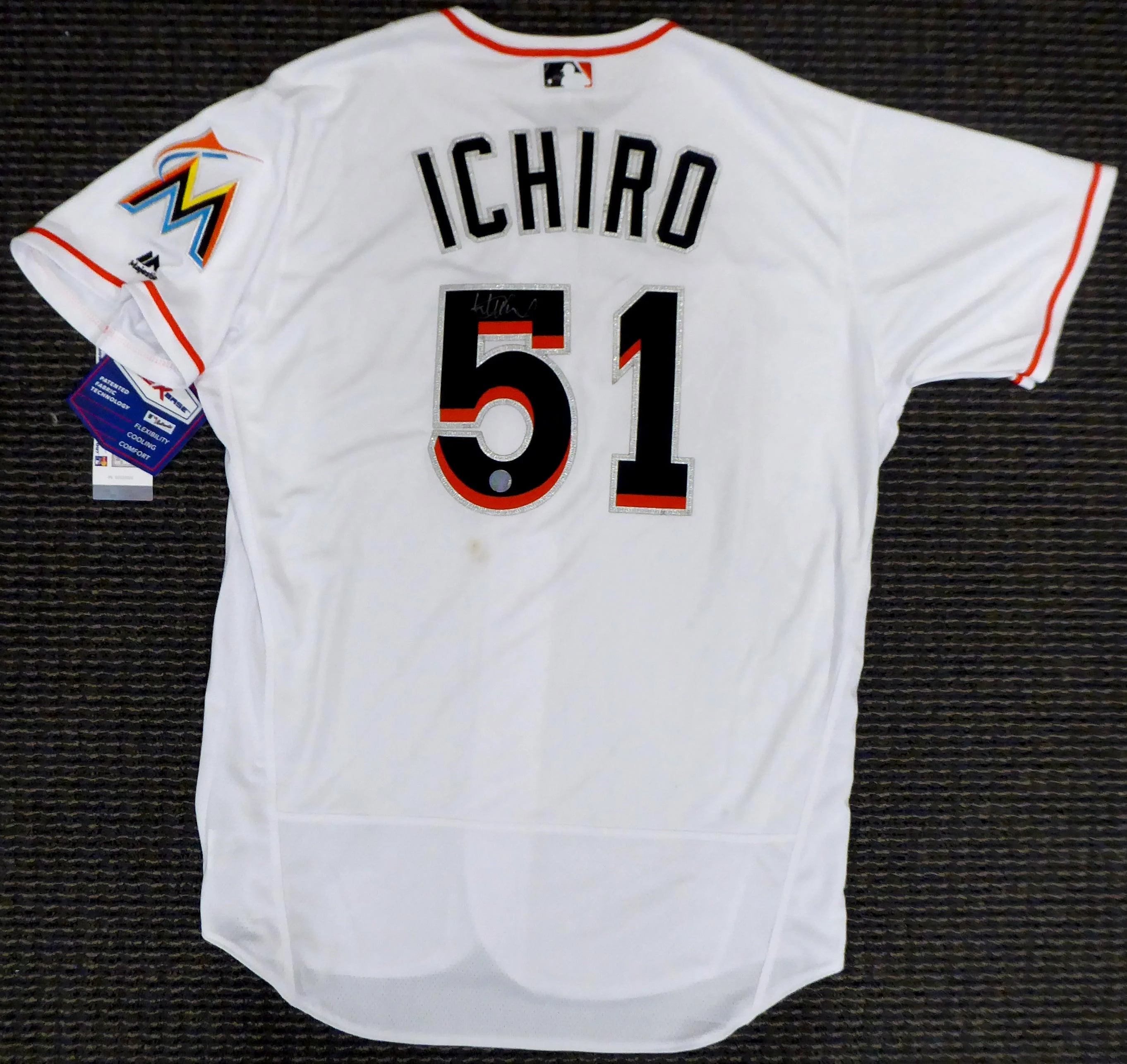 Miami Marlins Ichiro Suzuki Autographed Authentic White Majestic Flex Base Jersey (Stain) Size 48 IS Holo #201885 - Image 2