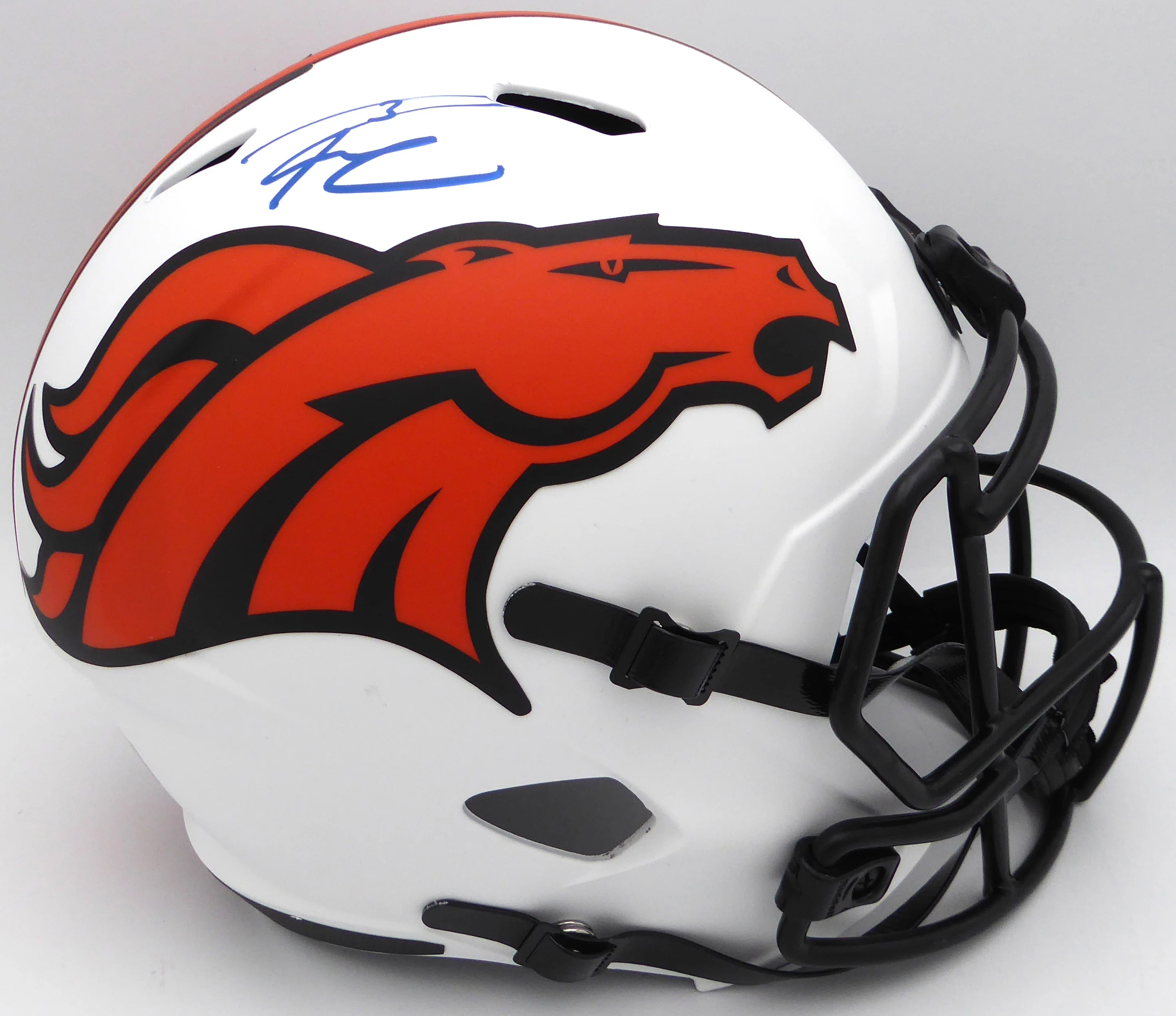 Russell Wilson Autographed White Lunar Eclipse Full Size Replica Helmet Denver Broncos Fanatics Holo #QL84418442